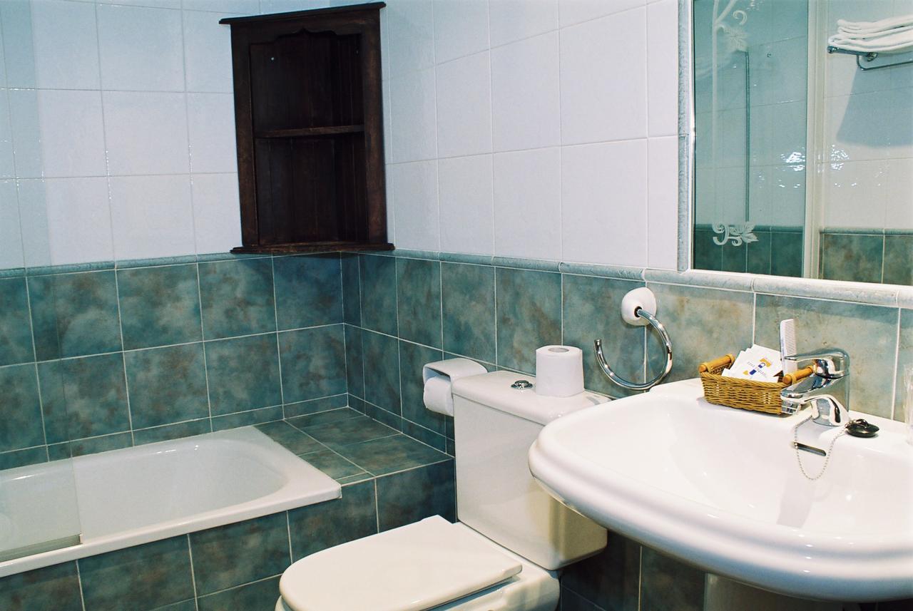 Hotel Conventin Villaviciosa  Bagian luar foto
