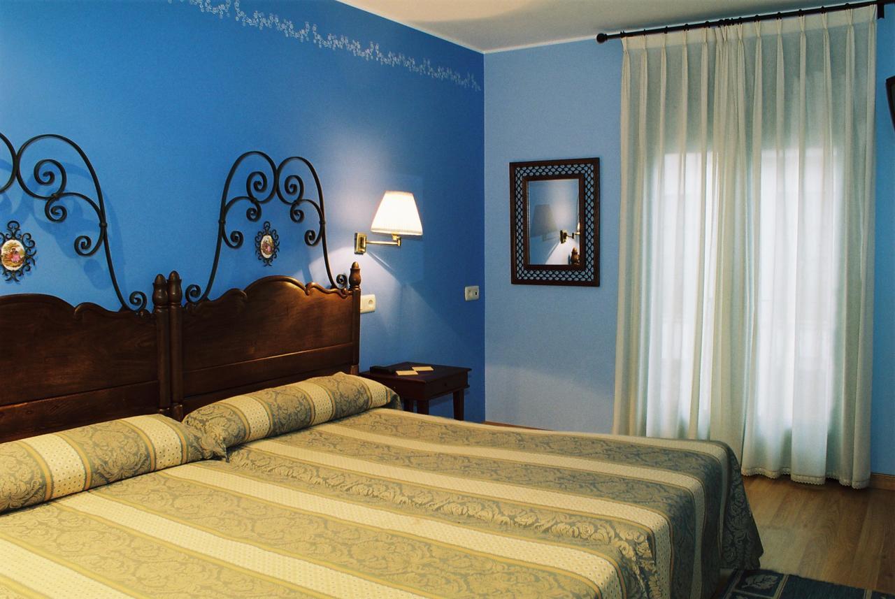 Hotel Conventin Villaviciosa  Bagian luar foto