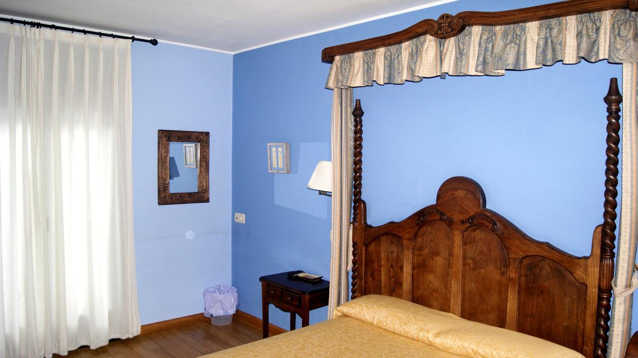 Hotel Conventin Villaviciosa  Bagian luar foto